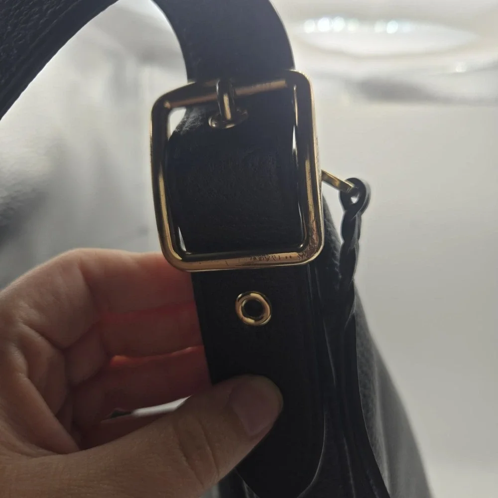 Coach Val Duffle C2818 Black Pebbled Leather Shoulder Crossbody Bag Classy